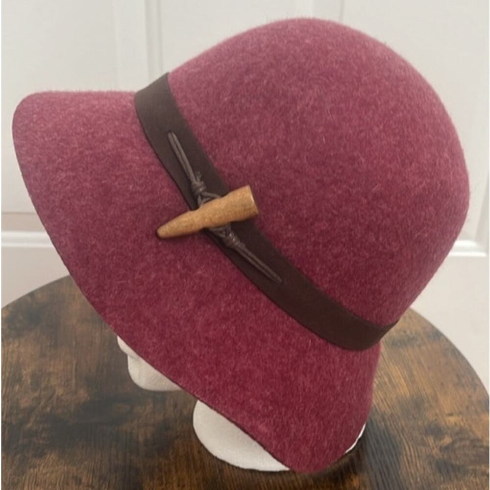 L.L. Bean Women 100% Wool Felt Cloche Bucket Bowler Burgundy Downtown Abbey Hat